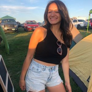 Meet your Posher, Ana